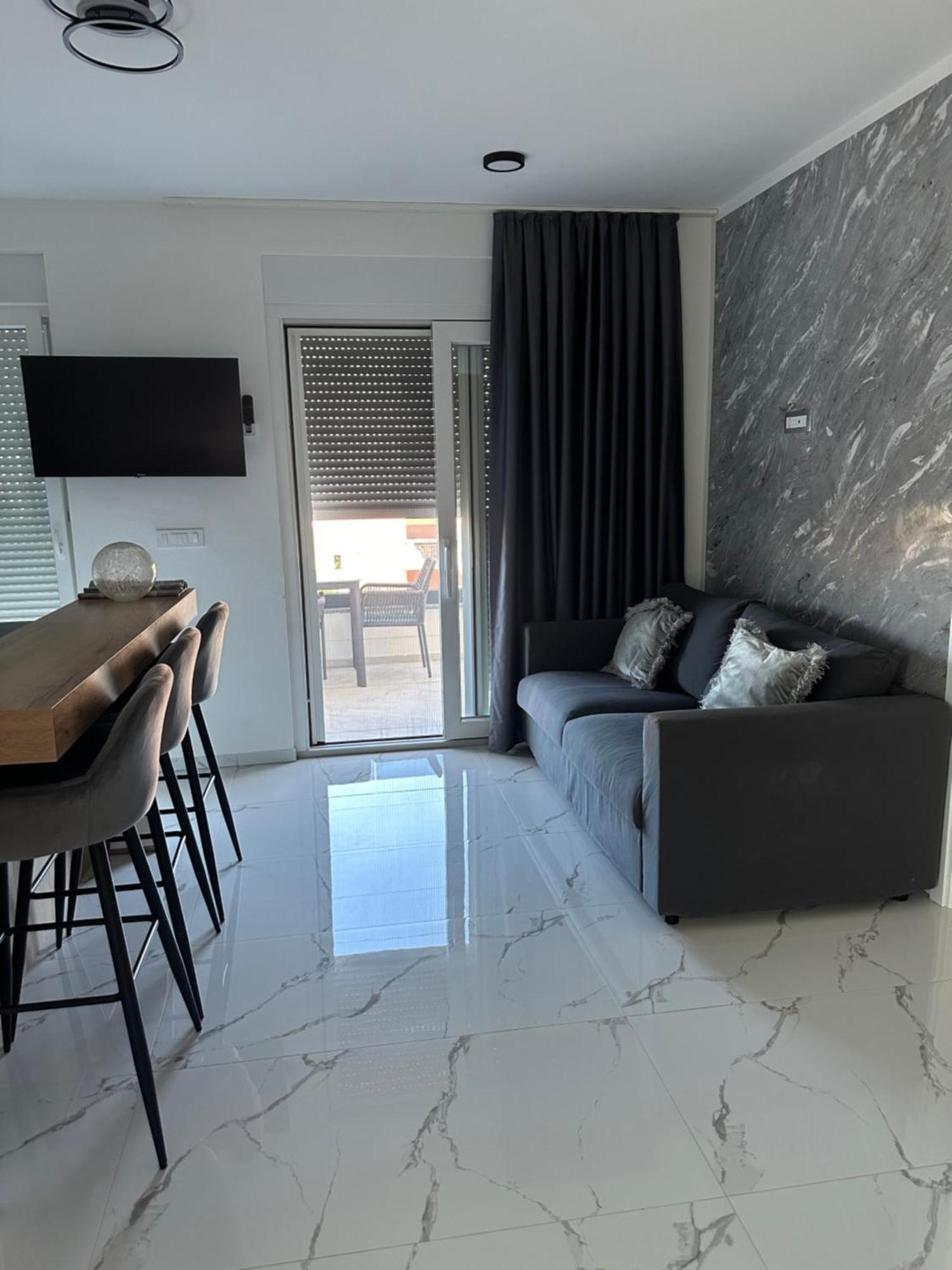 Apartments Albatross โนวาลยา ภายนอก รูปภาพ